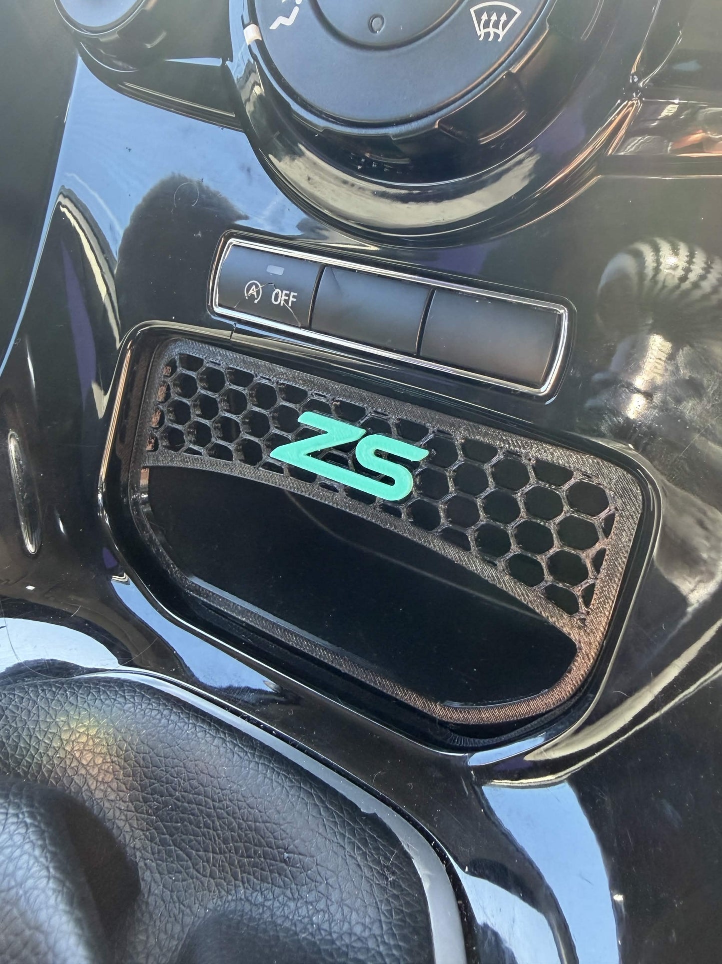 Ford Fiesta MK7.5 Cubby Hole Filler ( HoneyComb Edition )
